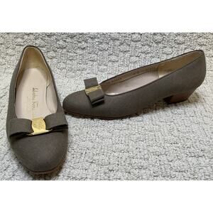 Salvatore Ferragamo Pumps Womens 8C Brown Linen Vara Lillaz Logo Bow Fabric